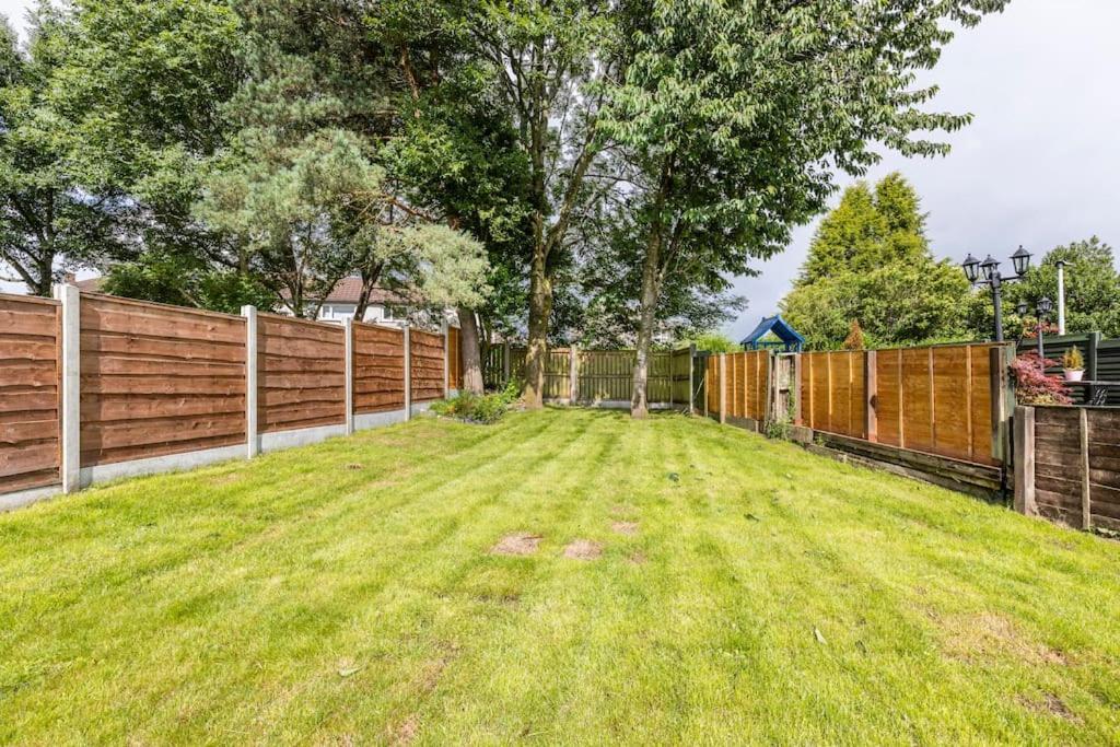 Entire Charming 5-Bed House In Darwen Blackburn Bb1 Free Parking Roadside Rishton Exterior photo